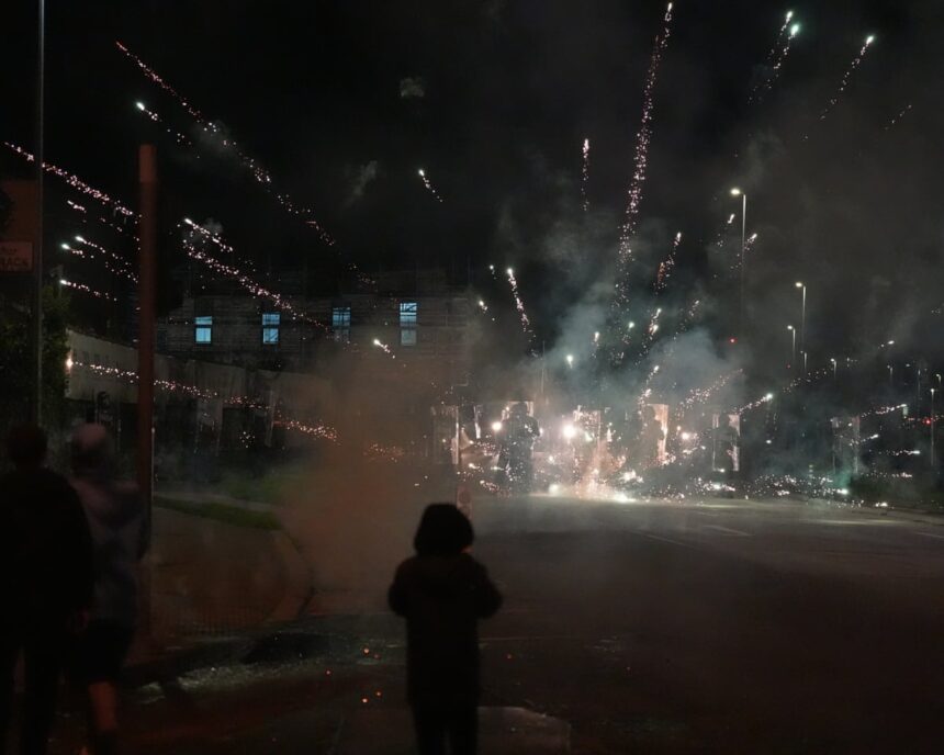 Poliția irlandeză se pregătește pentru unrest la hotelurile pentru refugiați 1 irish police brace for more unrest at dublin hotel housing asylum seekers 68fa69272f206