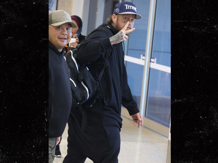 Jelly Roll își etalează transformarea impresionantă după o pierdere de 90 de kilograme în Sydney 1 jelly roll shows off epic 200lbs weight loss after landing in sydney 68f827652e597