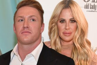 kroy biermann allegedly reached out to woman to warn her about kim draining finances 68f02718b3c67