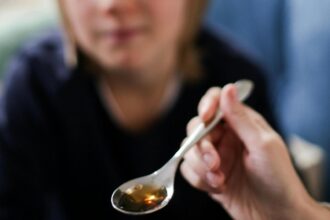 mai multi copii au murit dupa ce au fost tratati cu sirop de tuse toxic in india 68e2dba26b8d7