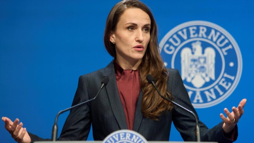 Ministra de Externe, Rezist, se întâlnește cu Marco Rubio, după o absență de 11 zile în America, fără nicio întâlnire oficială 1 ministra rezist de la externe se vede cu marco rubio dupa ce a stat 11 zile in america si n a primit o nimeni 68e6b29eefff6