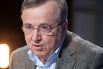 nicusor dan sub tirul criticilor lui cristoiu tine cu orice pret sa dea vina pe rusi 68de4178352b5