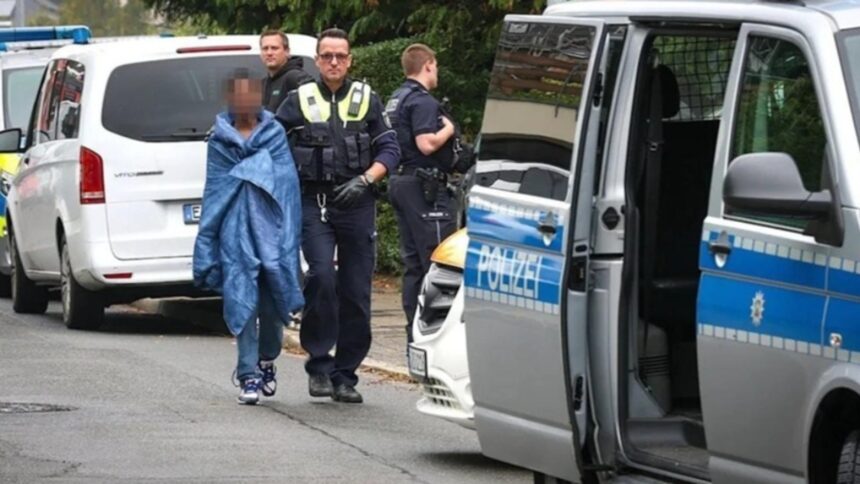 Primărița atacată în casa ei de fiica adoptivă, poliția germană exclude motivele politice 1 o primarita a fost injunghiata in propria locuinta de fiica sa adoptiva politia germana nu exista un motiv politic 68e733e273e0f