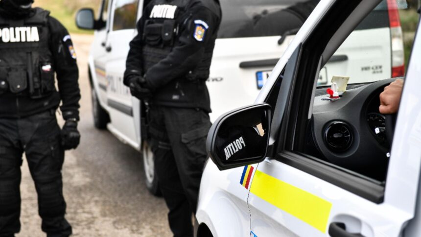 Captura unei rețele de proxeneți, cu un polițist trădător în rol de complice, care furniza informații confidențiale 1 retea de proxeneti destructurata de procurori un politist ajutor de nadejde al infractorilor le dadea informatii secrete 68dffe17d59c9