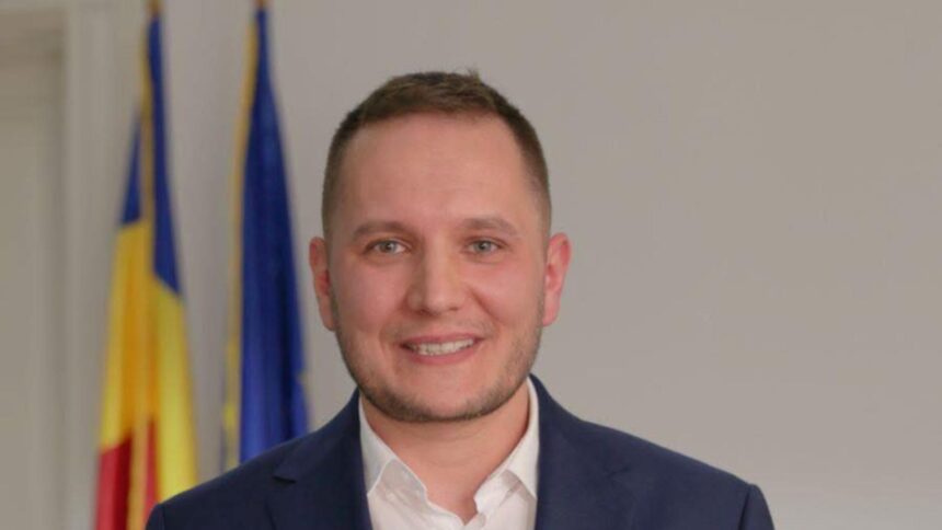 USR câștigă o nouă poziție cheie: Descoperă cine va fi noul prefect al Capitalei, cu binecuvântarea lui Bolojan 1 rezistii de la usr au mai pus mana pe o functie importanta cu semnatura lui bolojan cine este noul prefect al bucurestiului 68dfd50ec3bfc