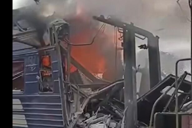 rusia a bombardat un tren plin cu oameni in ucraina autoritatile de la kiev anunta peste 30 de raniti video 68e0fed29d474