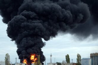 russia bombards ukraines gas sites as zelenskyy flies to us for trump meeting 68f0d32f4591a