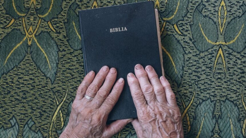 O zi de sărbătoare: marți, 7 octombrie 2025. Două figuri sfinte sunt omagiate de credincioși. Cruce neagră în calendar 1 sarbatoarea zilei marti 7 octombrie 2025 doi mari sfinti sunt cinstiti de crestinatate cruce neagra in calendar 68e4958448db0