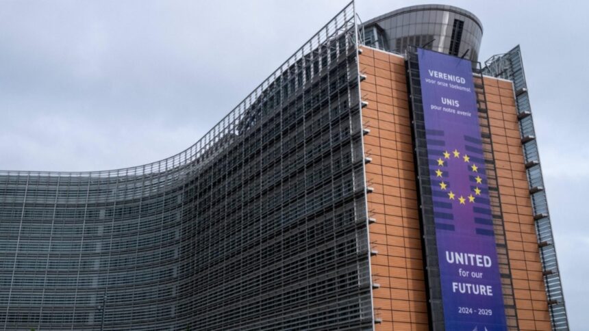 Afacere controversată la Bruxelles: Agenți maghiari suspectați de tentativă de recrutare a oficialilor Comisiei Europene 1 scandal la bruxelles agenti maghiari acuzati ca au incercat sa recruteze functionari ai comisiei europene 68e7e25a6d223