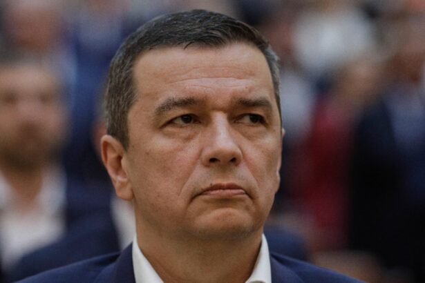 sorin grindeanu il taxeaza pe bolojan pe tema reformei administrative mi se pare excesiv sa crezi ca vei reface deficitul cu cass 68ec9b4ddea59