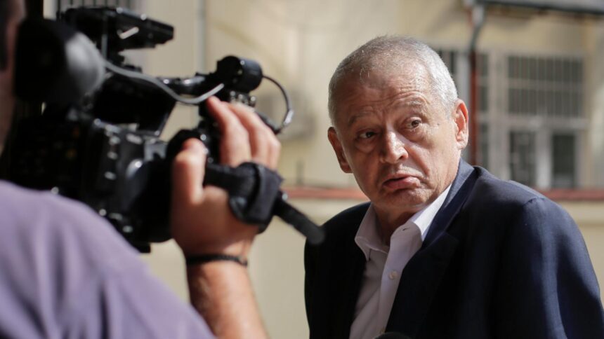 Sorin Oprescu, capturat de autorități în Salonic. Fostul primar al Bucureștiului, adus înapoi în țară 1 sorin oprescu prins de politie la salonic fostul primar al capitalei extradat in romania 68e13bab479c5