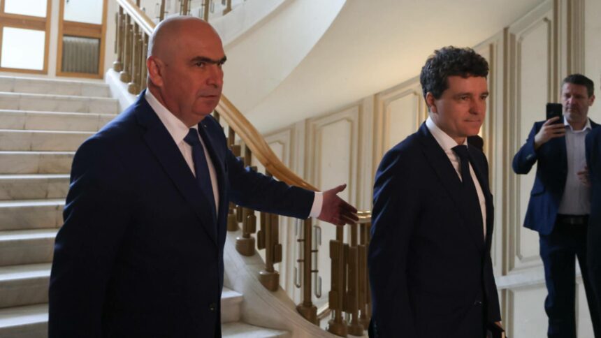 Nicușor și Bolojan, duo-ul neînfricat, rămân pe baricade: „Bolojan nu e obligat să plece!” 1 tandemul infometat nicusor bolojan nu renunta la putere nicusor dupa decizia ccr bolojan nu trebuie sa si dea demisia 68f74f5cbe904