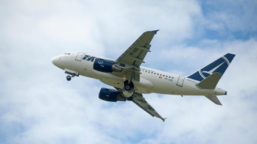 Aeroporturile din București funcționează normal, în ciuda alertelor de vânt puternic 1 trafic aerian normal pe aeroporturile din bucuresti in ciuda codului portocaliu de vant 68df73a155e67