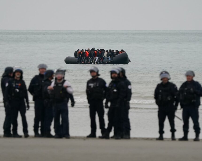 Șeful graniței britanice, exasperat de neputința Franței de a opri traversările ilegale cu bărci mici 1 uk border chief frustrated at french failure to curb small boat crossings 68f0ebd4d2717