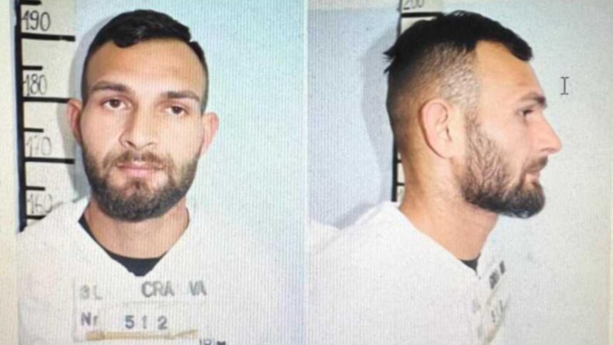 Fuga spectaculoasă a unui deținut din mâinile poliției - mobilizare masivă în Dolj cu 600 de agenți în căutare 1 un detinut a scapat de sub escorta politistilor operatiune uriasa in dolj 600 de efective mobilizate pentru cautarea sa 68e80dd37b9ea