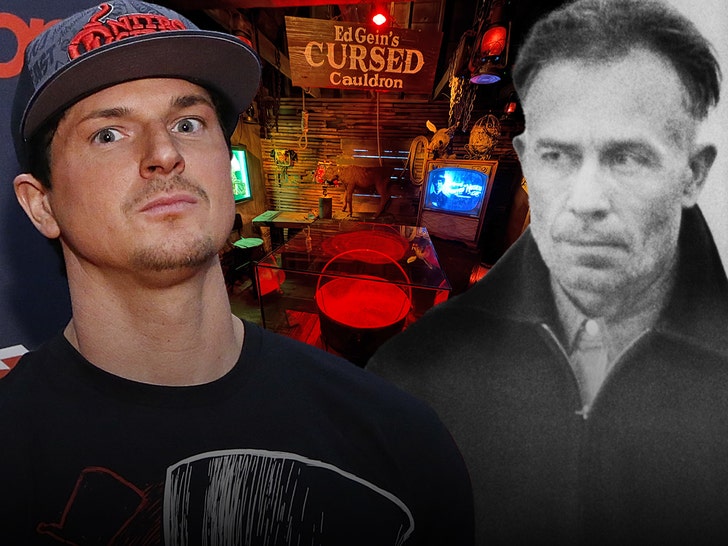 Zak Bagans descoperă în sfârșit cazanul blestemat al lui Ed Gein 1 zak bagans removes glass case for ed geins cursed cauldron 68e61adce625e