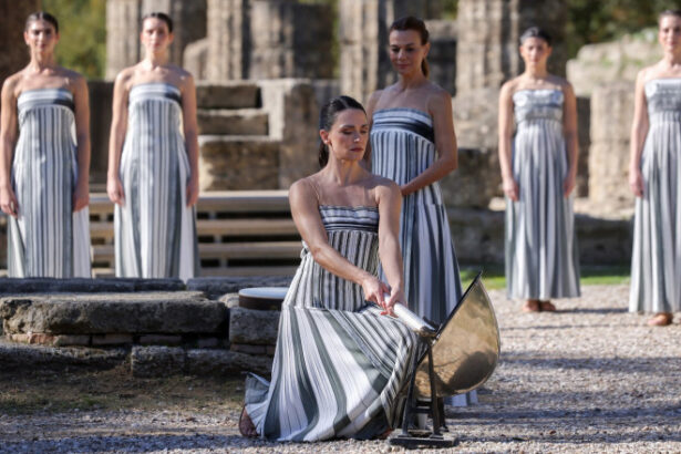 aprinderea flacarii olimpice pentru jocurile de iarna pusa in pericol de vremea rea din grecia ceremonia are loc miercuri la olympia 6928aea91afee