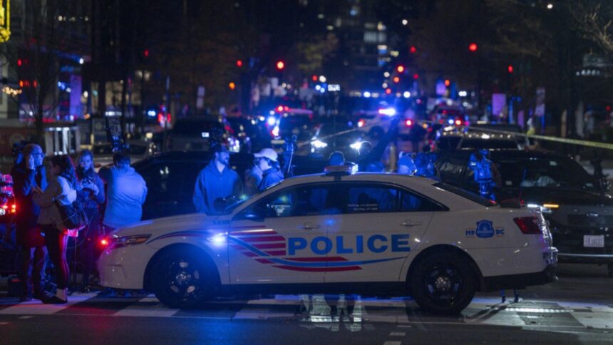 Atacatorul din Washington ar fi fost colaborator al CIA 1 dezvaluiri bomba despre atacatorul din washington barbatul ar fi lucrat cu cia si armata americana 692809d3f23ef