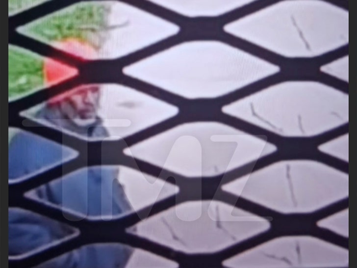 Diddy, surprins în curtea închisorii Fort Dix