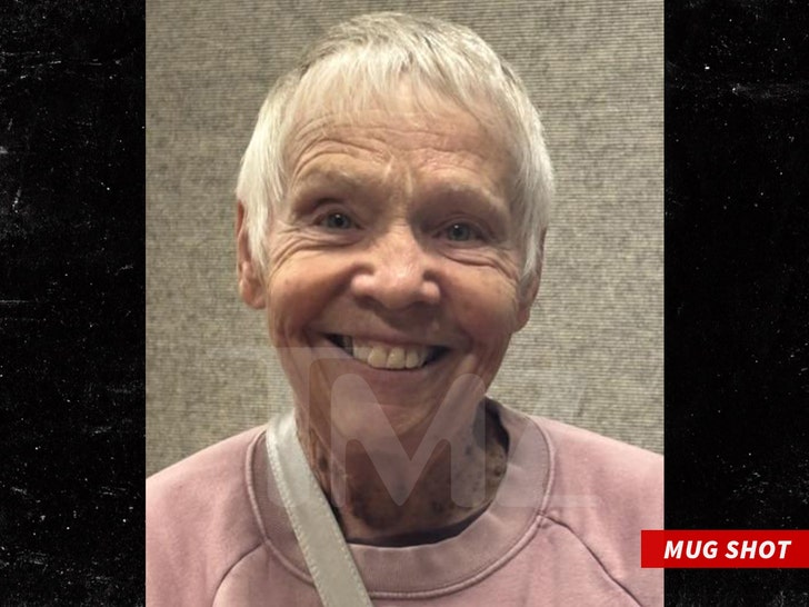 Kidnapperul lui Elizabeth Smart apare zâmbind în noua poză 1 elizabeth smarts kidnapper offers st eating grin in new mug shot 69217c84676d1