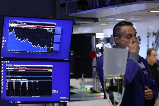 global markets fall after tech sell off and fears over chinese economy 6916ece15926f