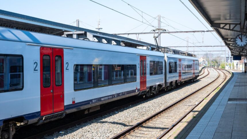 Grevă națională de trei zile paralizează Belgia 1 haos in transportul si serviciile publice din belgia incep trei zile de greva nationala scolile si spitalele afectate 692412de2a106