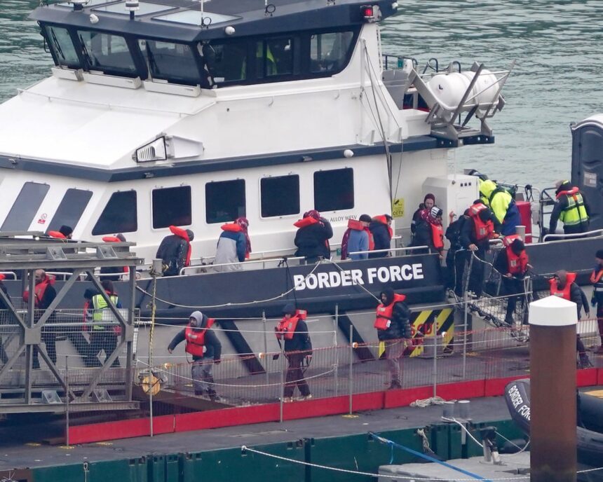 Mahmood anunță reforme pentru combaterea migrației ilegale 1 mahmood to unveil changes to tackle illegal migration modelled on danish system 6916f61f0552a