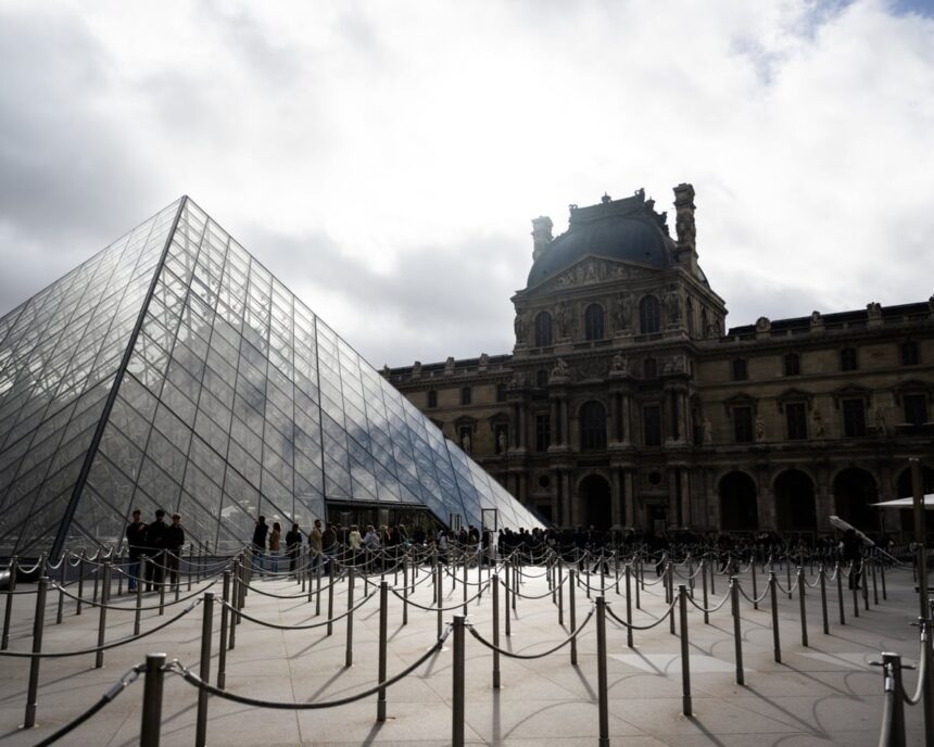Luvru închide o galerie din cauza problemelor structurale 1 new blow for louvre as structural problem forces gallery closure 691b647dcdee3