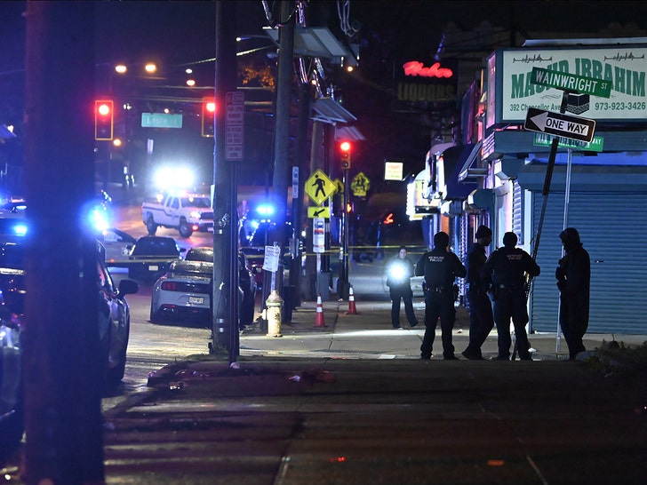 Masacru în New Jersey: 2 morți, inclusiv un copil de 10 ani 1 new jersey mass shooting leaves 2 dead including 10 year old boy 6919d84e367fb