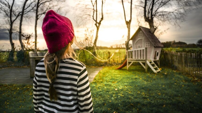 O elevă de 12 ani a decedat după o pedeapsă școlară 1 o eleva de 12 ani a murit in urma unei pedepse aplicata la scoala a facut 100 de genuflexiuni cu ghiozdanul in spate pentru ca a intarziat la ore 6924b00d080bf