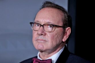 oscar winner kevin spacey says hes homeless but not bankrupt 691f1d3824397