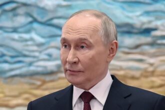 putin insists ukraine has to surrender territory for any deal to be possible 6928971819471