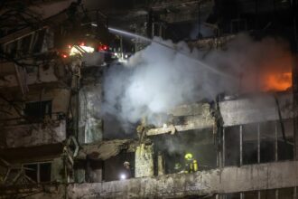 russia launches deadly strikes on kyiv as new us brokered peace talks begin 69257f0151520