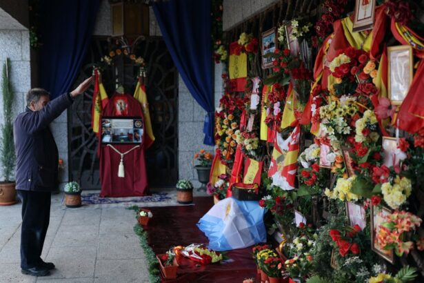 spanish pm calls for nation to heed past lessons on anniversary of francos death 691f1fa46ff02