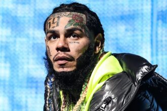 tekashi 6ix9ines home invaded by 4 gunmen mother held against her will 691b21c3095ac
