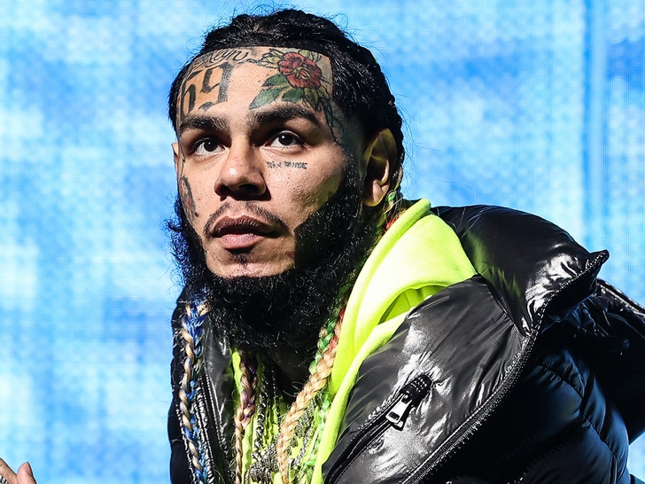 Tekashi 6ix9ine, invazie acasă de patru bărbați înarmați 1 tekashi 6ix9ines home invaded by 4 gunmen mother held against her will 691b21c3095ac