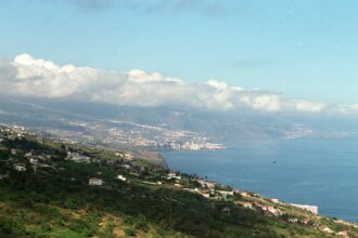 three dead and 15 hurt after rough seas pull people into the ocean in tenerife 69108b3dd2b29