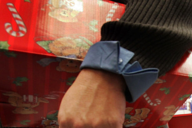 video un craciun mai scump bugetul pentru cadouri drastic subtiat de scumpiri cand sunt dispusi romanii sa cheltuiasca de sarbatori 692bd152a1d48