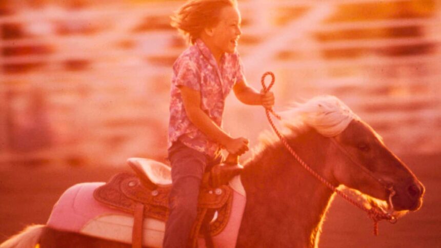 Moduri inedite prin care părinții din anii '70 își întăreau copiii 1 10 sweet ways parents in the 1970s toughened their kids without knowing it 6946c742aee58