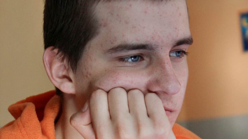 7 Strategii pentru a Face Față Adolescenților Dificili 1 7 ways to stay sane when your middle schooler is hormonal rude and testing every boundary 694ee3ffc10e1