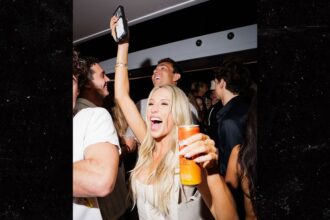 alix earle hits nylon house party after braxton berrios breakup 693592891a407