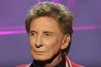 barry manilow diagnosed with lung cancer 694972cea70ab