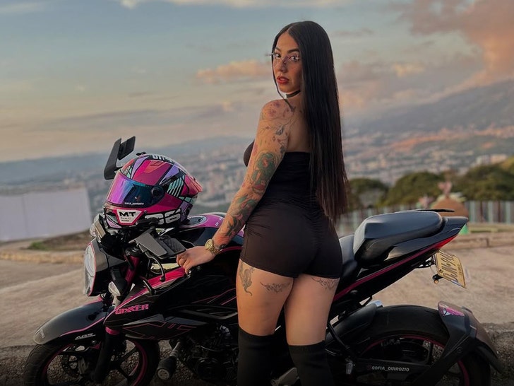 Biker influencer Karen Sofía Quiroz Ramírez a murit la 25 de ani 1 biker influencer karen sofia quiroz ramirez dead at 25 692ce96e10a8d