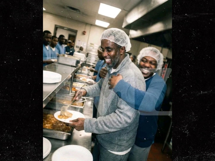 Diddy, îmbrățișat în închisoare, poze false apărute 1 diddy hugged up in prison new pics and video not the real deal 692dc10322c62