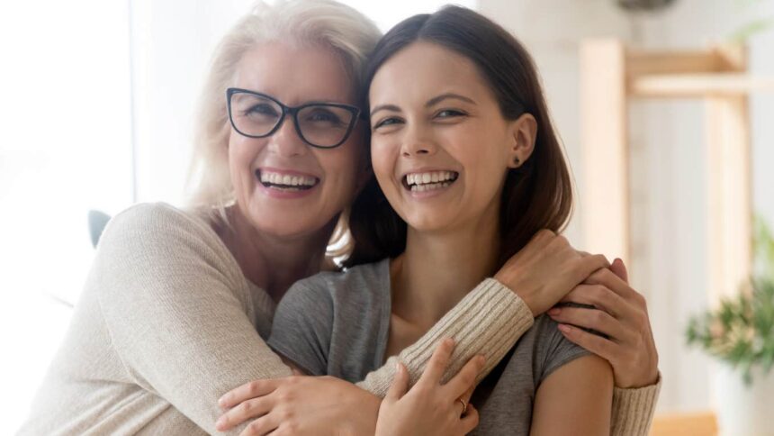 Semne că ești copilul preferat al mamei tale 1 if your mom does these 11 things consistently youre likely her favorite kid 694d3e1cb0c3e