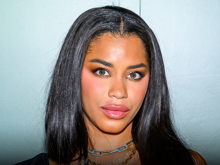 love islands amaya espinal rushed to hospital in ambulance 694306a524a8a