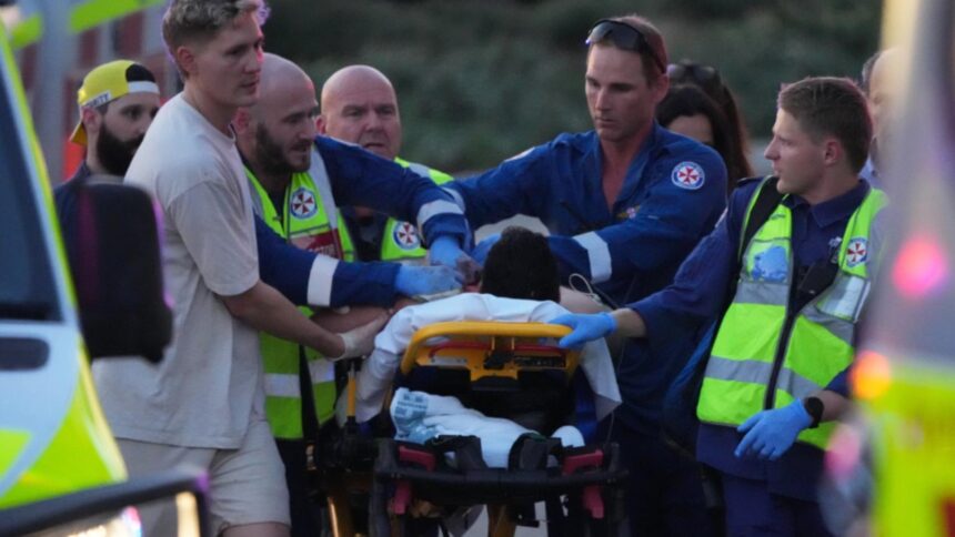 Masacru la o ceremonie evreiască din Australia: 12 morți 1 masacru intr o statiune din australia la o ceremonie a comunitatii evreiesti cel putin 12 morti si aproape 30 de raniti update video 693ed49f71eeb