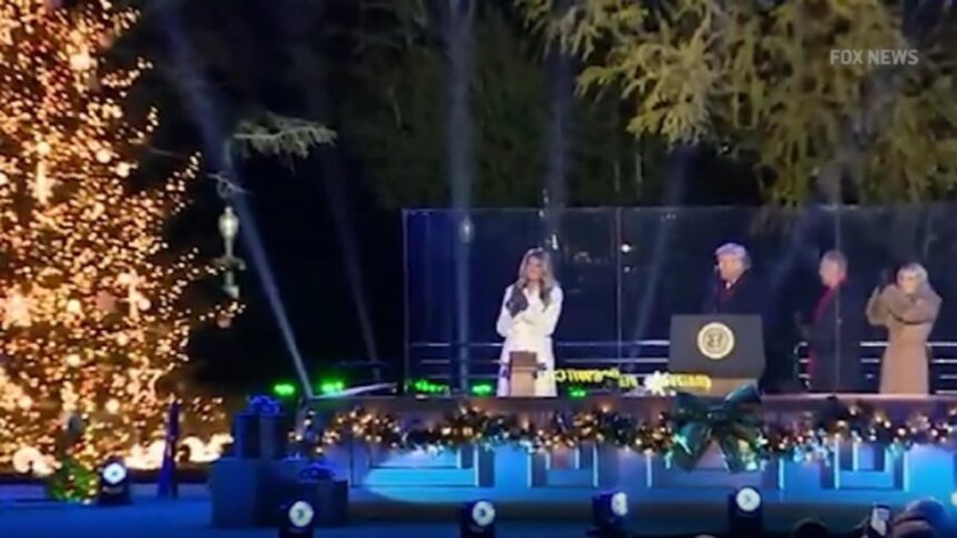 melania trump a aprins bradul de craciun imagini senzationale 6932f60fdd51c
