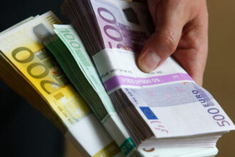 motivul pentru care romania nu poate implementa conceptul de golden visa avize negative pe banda rulanta pentru un proiect retras 69380c780332f