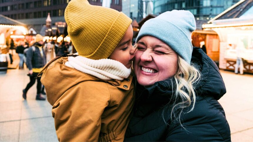 Cum să crești copii recunoscători în vacanțe 1 parents who raise grateful kids who dont expect everything during the holidays do 4 simple things 6946e00a359ca